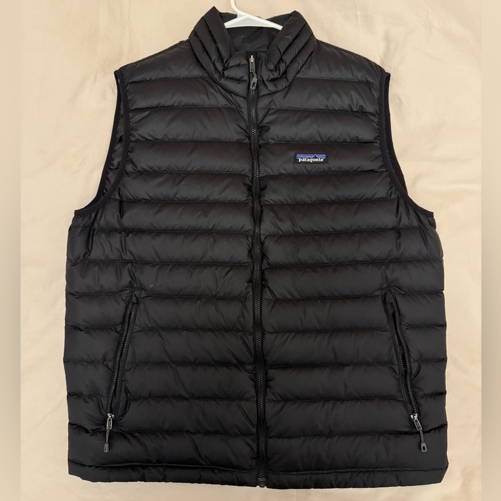 Patagonia Black Quilted Down Vest - Picture 2 of 4